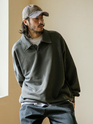 Moss Pigment Collar Sweatshirt_Charcoal - RUGGED HOUSE - Modalova