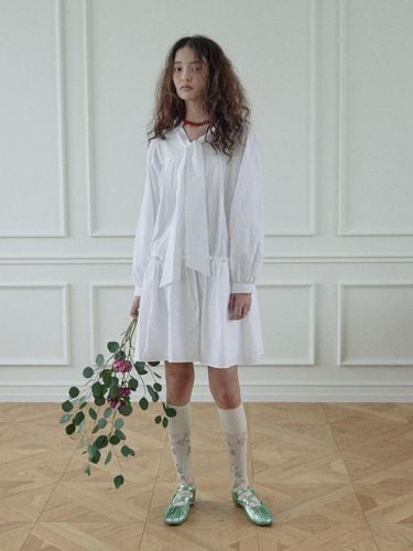 Innocent Tie Dress_White - HOKUSPOKUS - Modalova