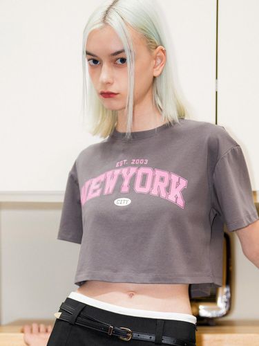 New York Loose Fit Crop T-shirt_Charcoal - GENERAL IDEA - Modalova