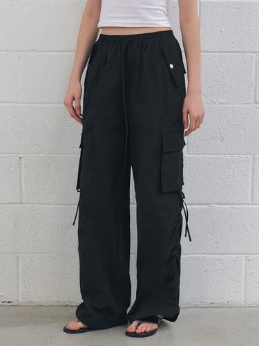 Nylon Shirring Cargo Pants_Black - CITYBREEZE - Modalova