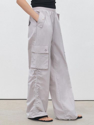 Nylon Shirring Cargo Pants_Light Grey - CITYBREEZE - Modalova