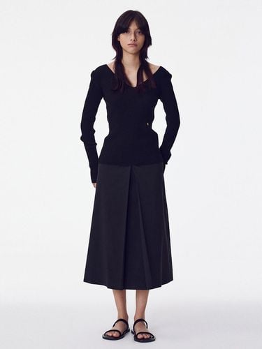 Inverted Pleat Skirt, Black - MAISONMARAIS - Modalova