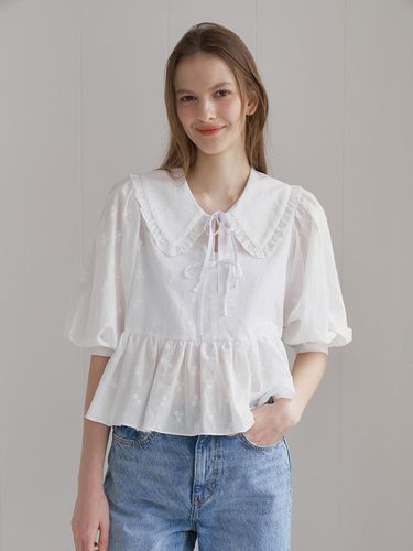 Lace Collar Ribbon Blouse (White) - VEM.VER - Modalova