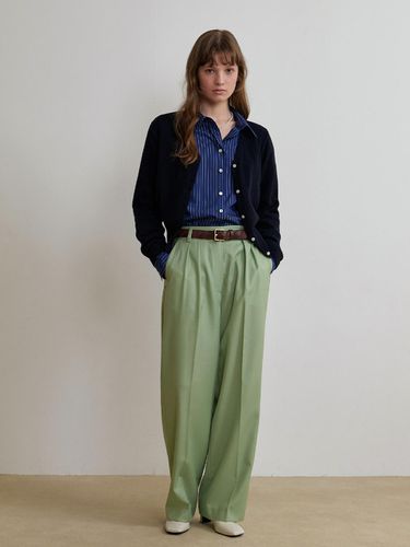 Mato Pants Pea Green - IULAI - Modalova