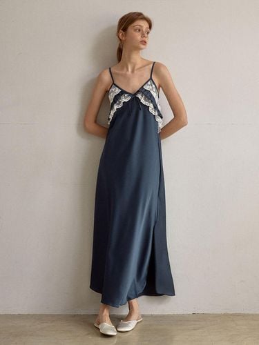 Deluna Satin Sleeveless Slip Dress - LUNALUZ STUDIO - Modalova