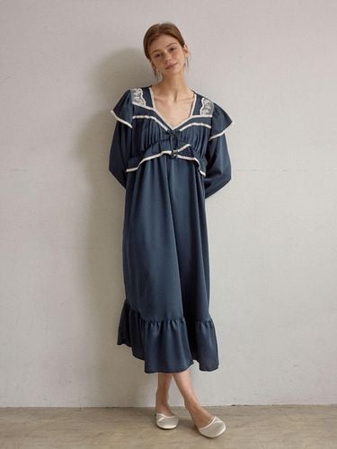 Color Satin Long Sleeve Nightgown - LUNALUZ STUDIO - Modalova