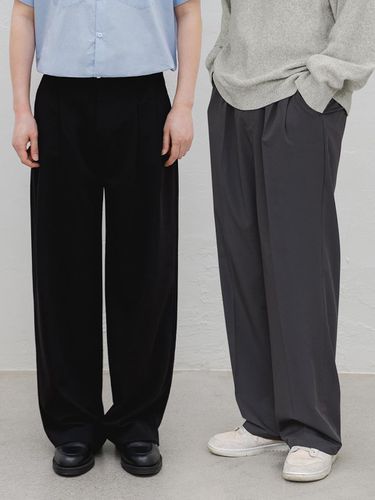 Mens Two Tuck Wide Slacks (2 Color) - alvinclo - Modalova