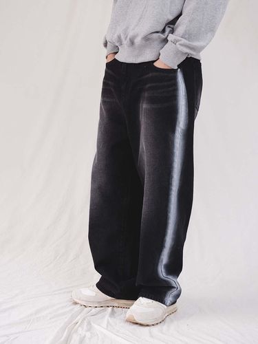 Straight Side Line Denim Pants - PLUNASTUDIO - Modalova