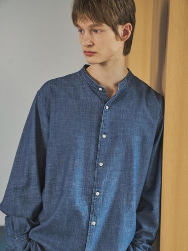 Loose Fit Denim Shirt - HALBKREIS LAYOUT - Modalova