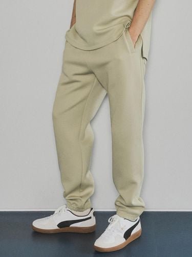 Banding Jogger Pants_Khaki - HALBKREIS LAYOUT - Modalova