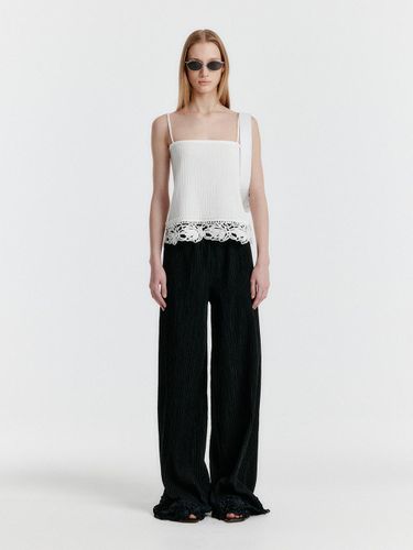 Yeniz Lace Trim Pants - Black - EENK - Modalova