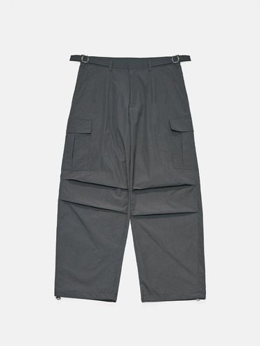 TY Sports Casual Parachute Pants_Charcoal - TLEYOUNG - Modalova