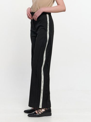 Pleated Logo-Tape Trousers _ Black - KIMZISU - Modalova