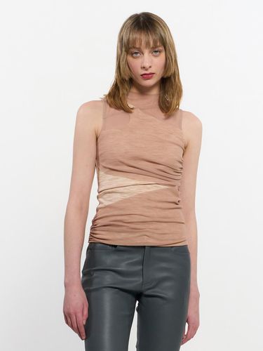 Layered Sleeveless Top _ Beige - KIMZISU - Modalova