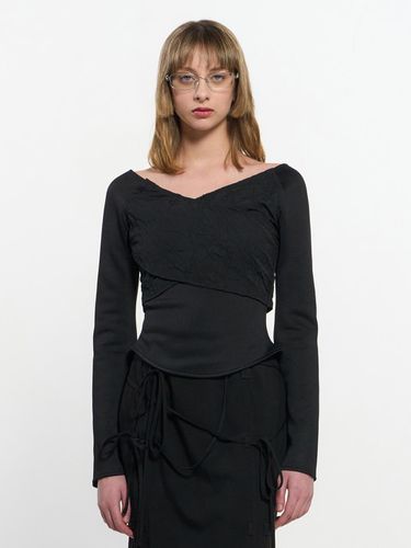 Cross-Draped Top _ Black - KIMZISU - Modalova