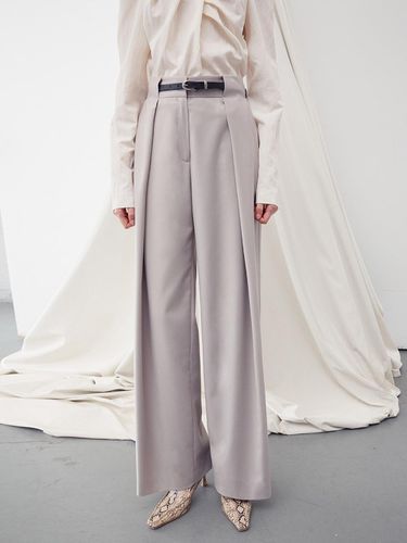 Belt Detail Wide Leg Trousers - RE RHEE - Modalova