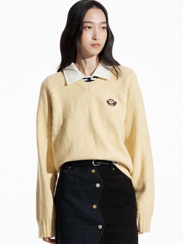 Lesser Panda Face Logo V-neck Knit Top_Yellow - COQUET - Modalova