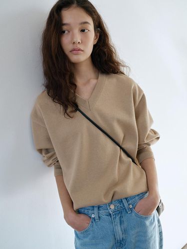 Most V-neck Pullover Knit_3 Colors - URAGO - Modalova