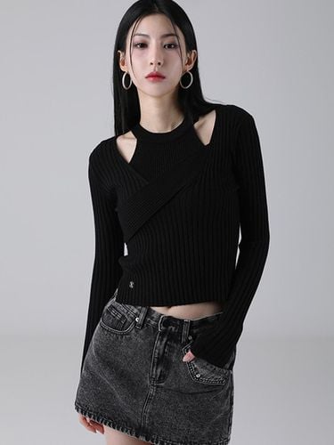 Laon Cross V-neck Knit Set_Black - AVANDRESS - Modalova