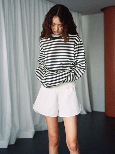 Volume Binding Shorts _ White - Tocoll - Modalova