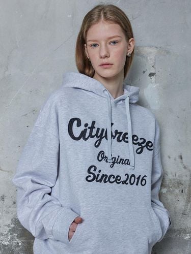 Chain Embroidery Lettering Hoodie_Melange White - CITYBREEZE - Modalova