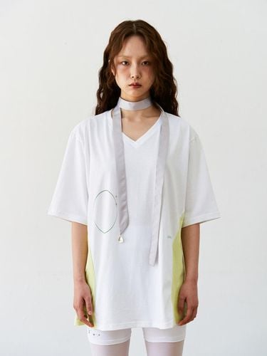 Color Block V-Neck T-Shirt_White - ONSKA - Modalova