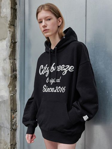 Chain Embroidery Lettering Hoodie_Black - CITYBREEZE - Modalova