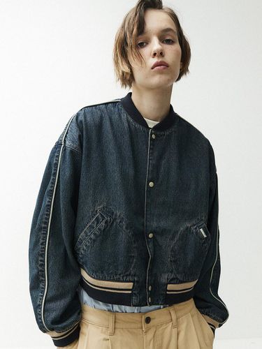 Chambray Relaxed Cropped Jacket - MAGOODGAN - Modalova