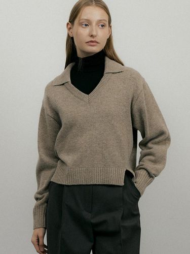 Comos 985 V-neck Collar Wool Cropped Knit - ourcomos - Modalova