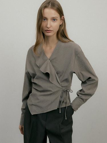 Comos 992 Asymmetric Ruffle Blouse_Khaki Gray - ourcomos - Modalova