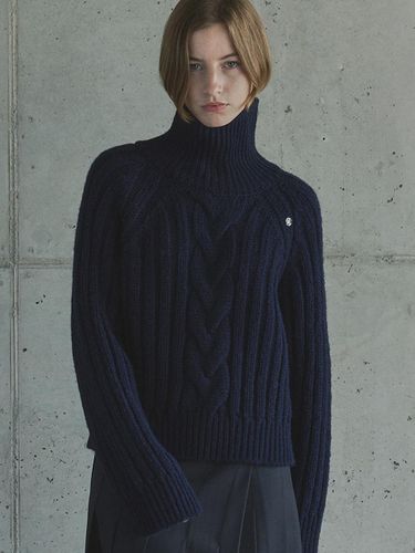 Cable Knit Turtle Neck Sweater [] - Ihr - Modalova