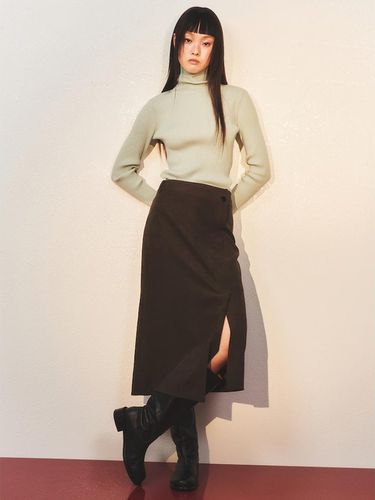 Essential Turtleneck Pullover - kuho plus - Modalova