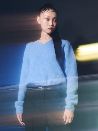 V-neck Knit Pullover - Blue - kuho plus - Modalova