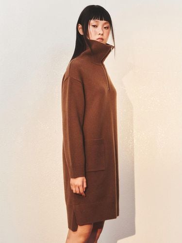 Signature Knit Dress - Brown - kuho plus - Modalova