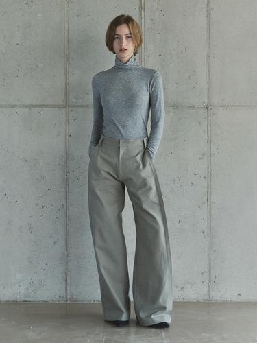 Side Tuck Wide-Leg Cotton Pants [Khaki] - Ihr - Modalova