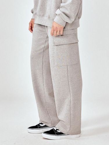 Solid Wide Cargo Pants_Gray - MOMENTISM - Modalova