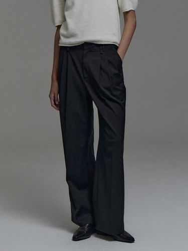 Wool Pintuck Pants (Black) - THE RYE - Modalova