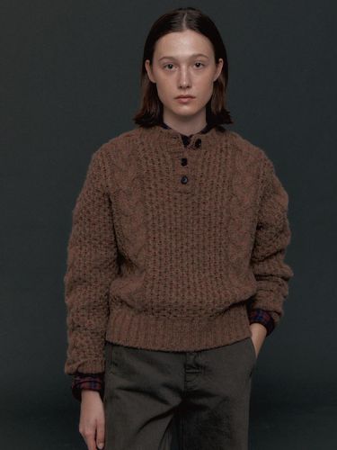 Cable Button Knit (Brown) - THE RYE - Modalova