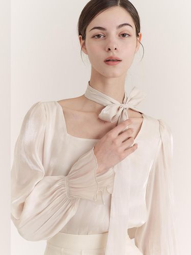 Daisy Satin Square-neck Blouse (/Cream/Green) - GRACE U - Modalova