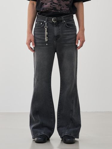 Flare Curved Brushed Denim Pant - BASEMOMENT - Modalova