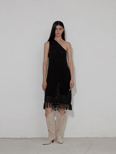 One Shoulder Shawl Dress [Black] - SALTY PEBBLE - Modalova