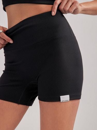 KALI Biker Shorts - Black - NYLORA - Modalova