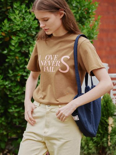 Love Never Fails T-shirt_Brown - TAV - Modalova