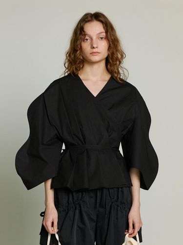 Della Pleats Panel Top_Black - J.Chung - Modalova