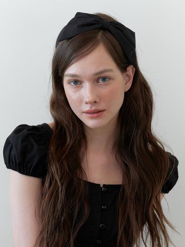 Sophie Black Ribbon Headband - KINDABABY - Modalova