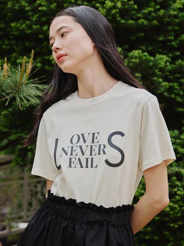 Love Never Fails T-shirt - TAV - Modalova