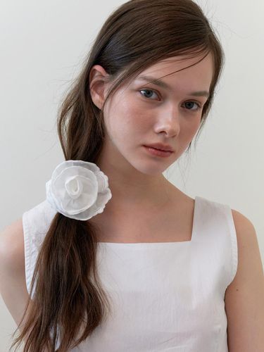 Cooing Rose Scrunchie_White - KINDABABY - Modalova