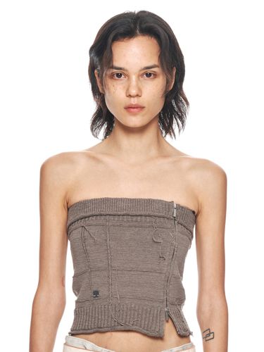 Natural Damage Zip Up Tube Top_Khaki - Matin Kim - Modalova