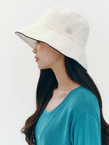 M Logo Mesh Bucket Hat - marieclaire - Modalova