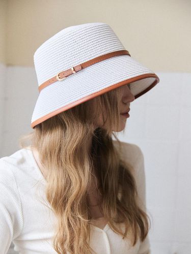 Rattan Flat Top Panama Hat - ACCLET - Modalova